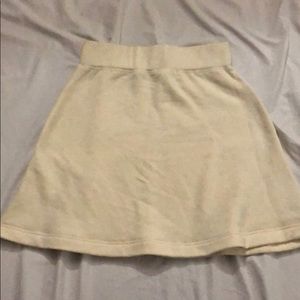 Skirt. Never worn. Elastic waist